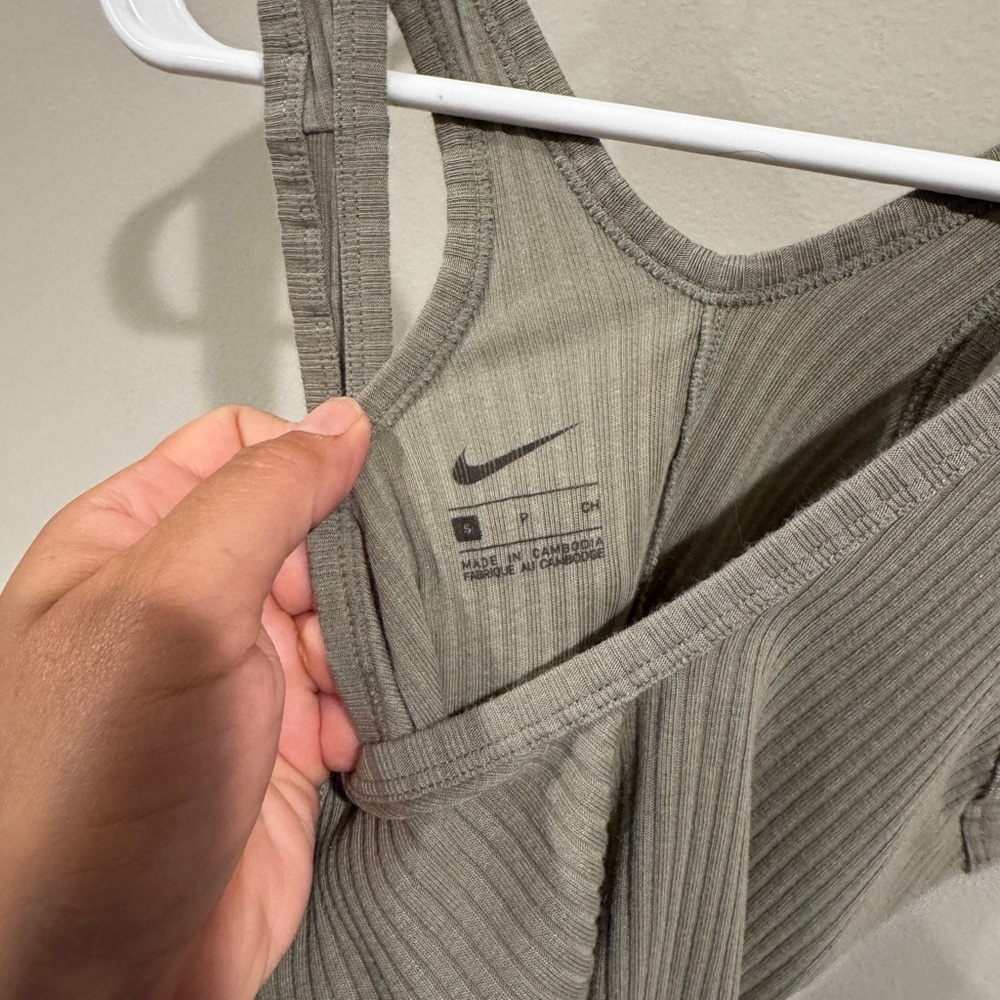 Nike Olive Ribbed Tank Small‎ - Picture 3 of 8